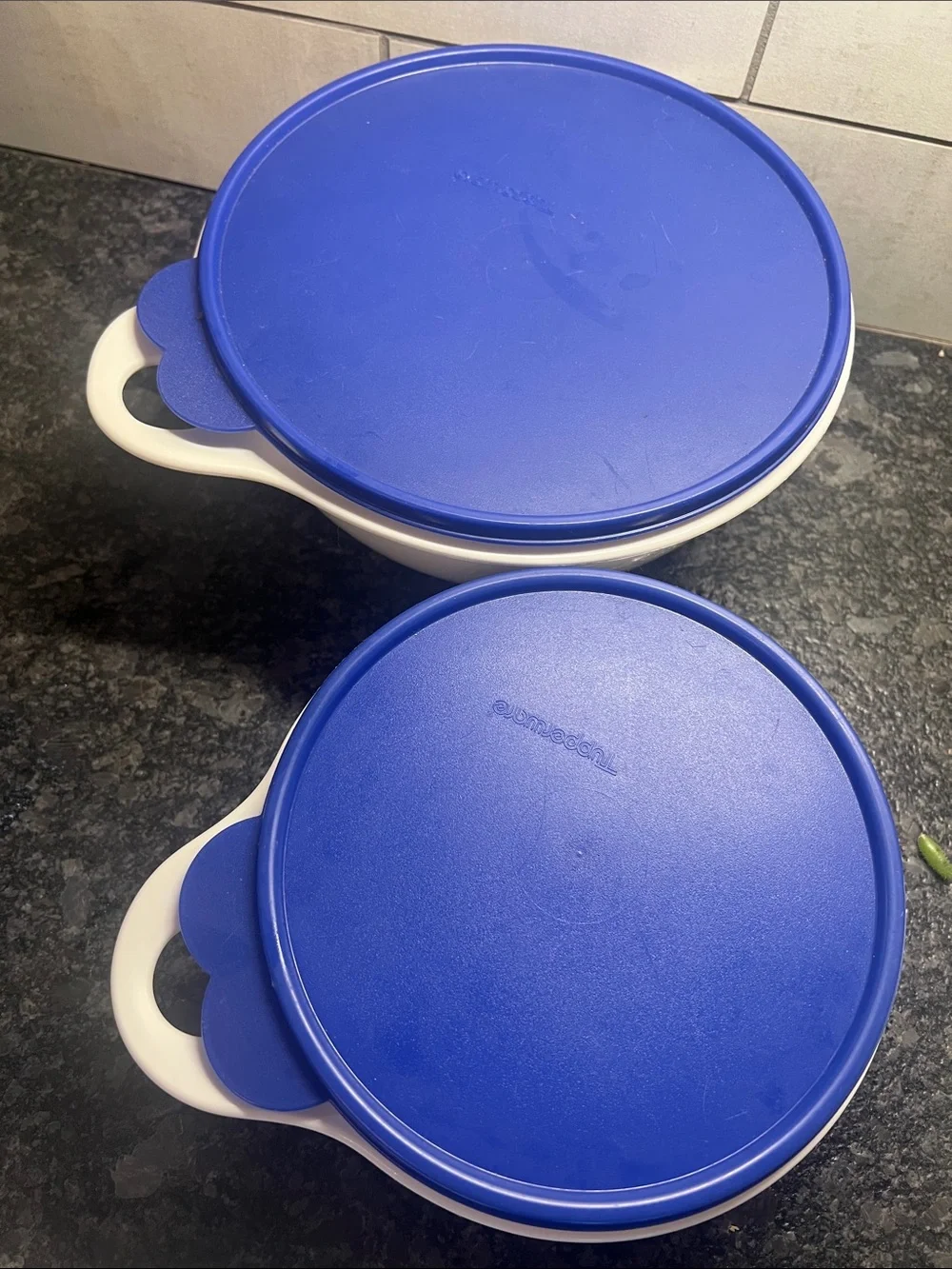 Set of 2 TUPPERWARE THATS A BOWL -Lidded Mixing Bowls with Handles.